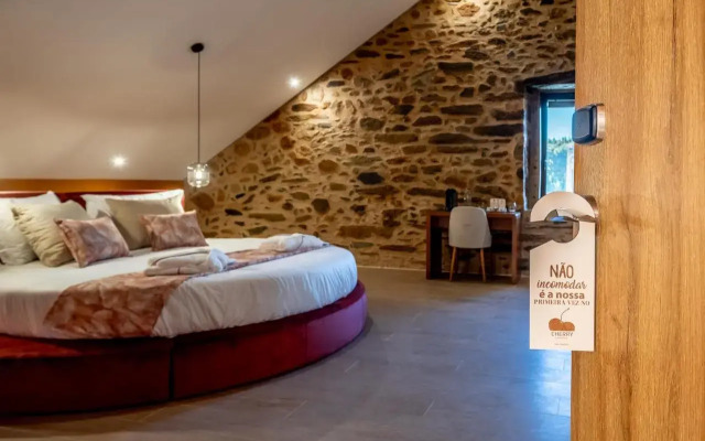 Cherry Sculpture Hotel