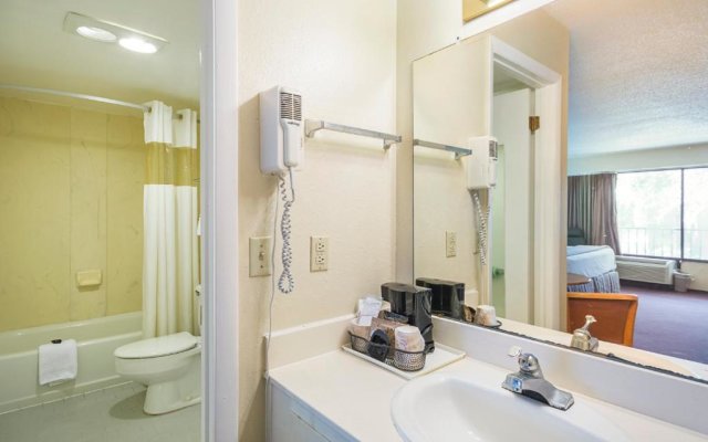 Americas Best Value Inn & Suites Melbourne