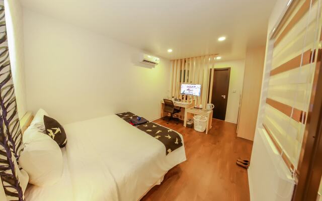 Momizi Business Hotel