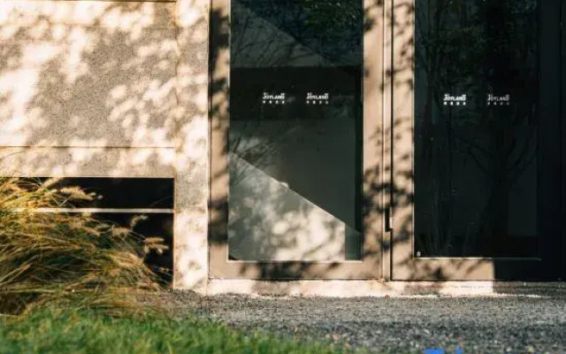 Owspace H & Joyland Inn