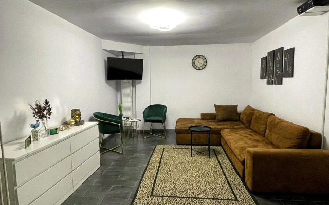New apartment in luxury zone with garden,free parking