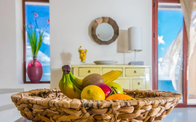 Armonia Seaside Villas