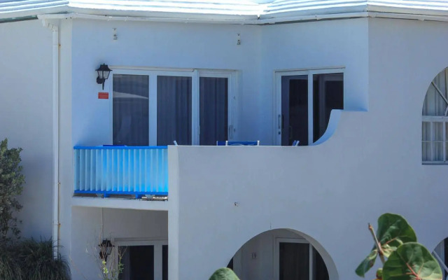 Paradise Island Beach Club by RedAwning