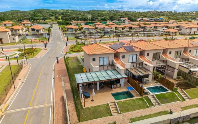 Bz14 Casa piscina e píer de Jet no Canal