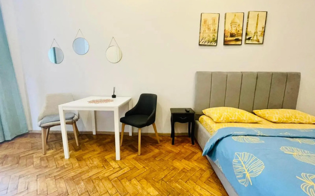 Крехівська 5, затишні апартаменти з двома спальнями