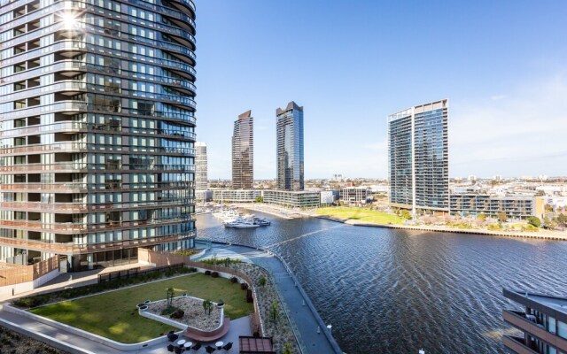 Sabrina, 2BDR Docklands Apartment