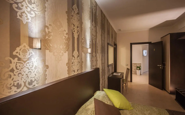 Rome King Suite