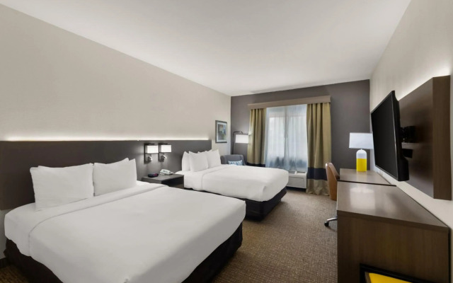 Comfort Inn & Suites