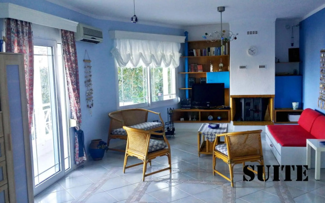 Roditsa Patritsia Apartments