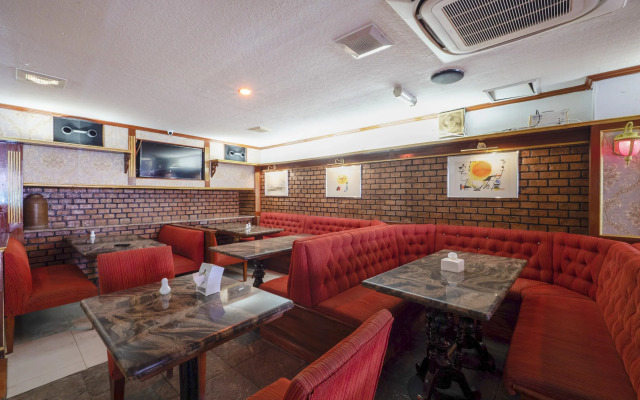 Punjabi Junction by OYO Rooms