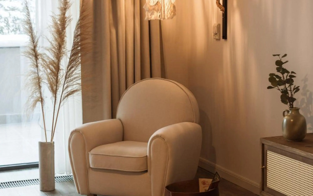 Silver Pine Apartment