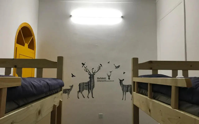 No. 6 Cuobian Hostel