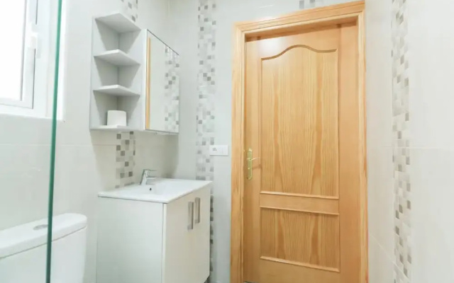 #3 Private Room Renovated Apt Habi