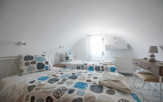 Black Coast Hotel Santorini