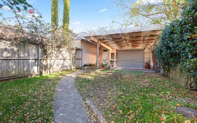 Stylish 2-bed House in Leichhardt