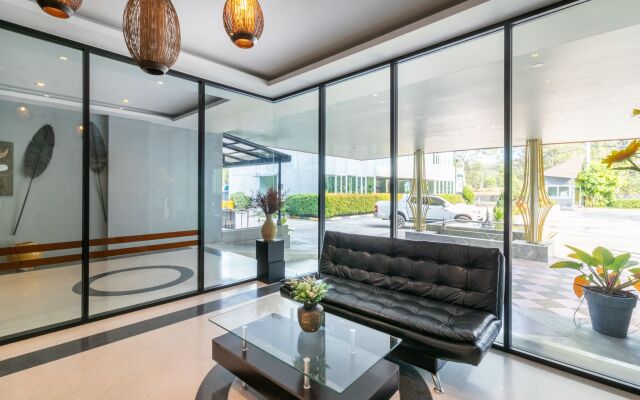 Golden Manora Hotel Bangtao Beach