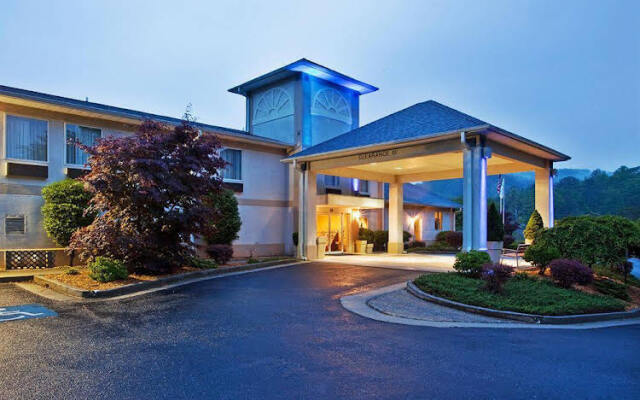 Holiday Inn Express Dillard