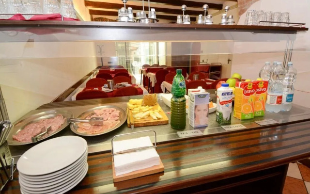 Hotel Mantegna Stazione , Mantegna Hotels