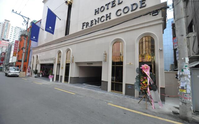 Hotel French Code