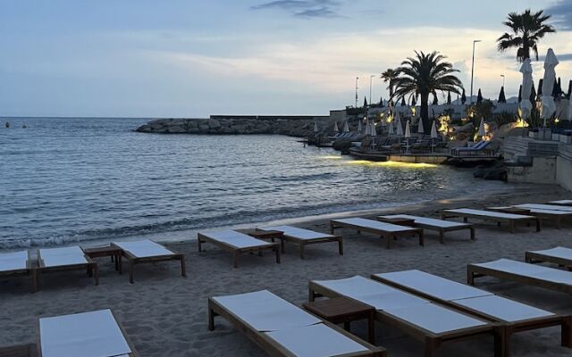 Modern Apartment 20 m from the Sea