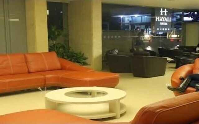 Hayali Suites