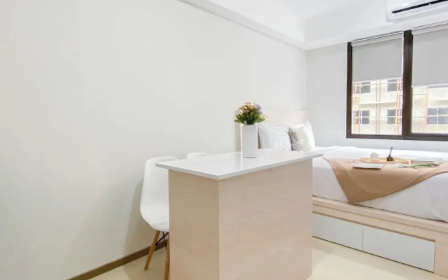 Neat Studio Room Apartment Meikarta