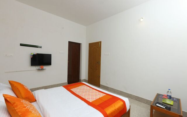 OYO 13858 Rithus Residency