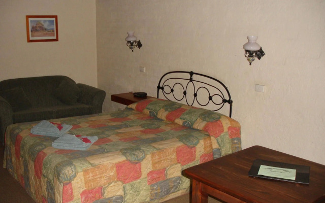 Olde Horsham Motor Inn