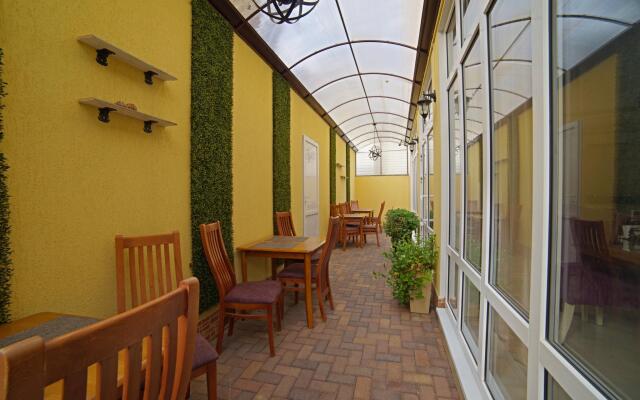 Magnat Hotel