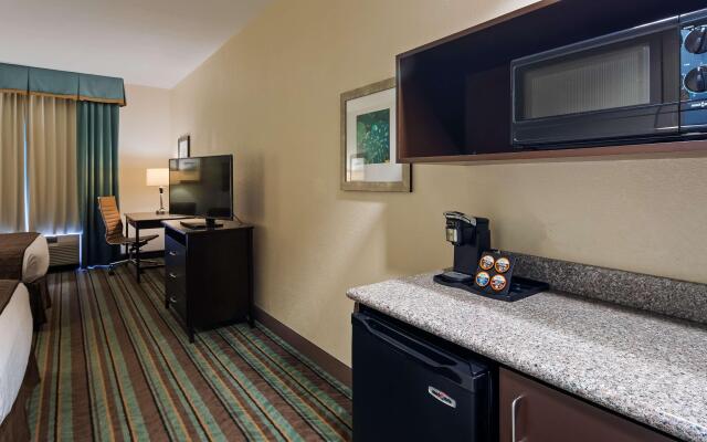 Best Western Plus Chain of Lakes Inn & Suites