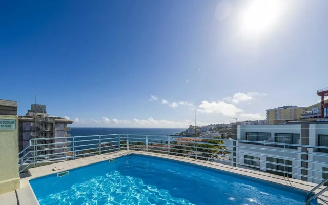 Apartment With sea View - Varandas do Lido I