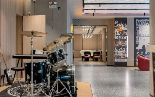 Ibis Hotel (Xiamen Dongdu Ferry Terminal Dongdu Road)