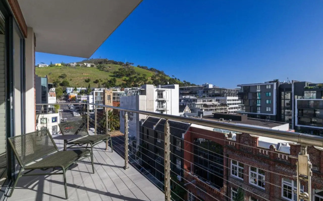 Rockwell 613 by CTHA, Cape Town