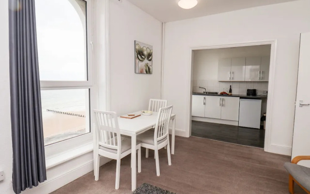 8 Beach View @ Beaconsfield House