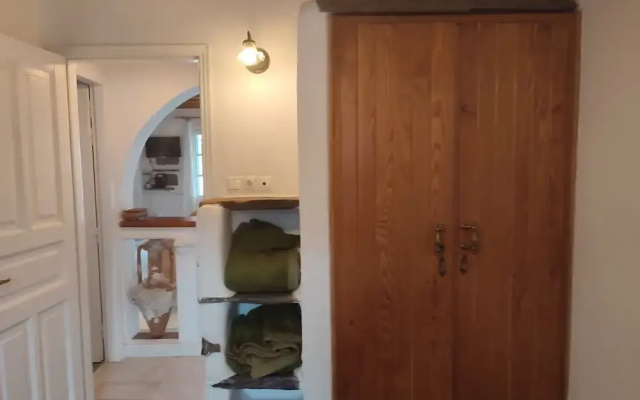Ornos Beachside 2 Bd Stylish House