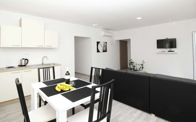 Modern Apartment in Mocici With Terrace