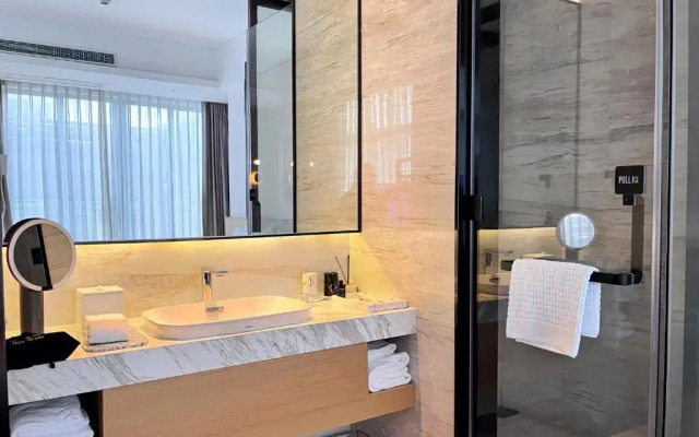 Lujiang Mega Hotel