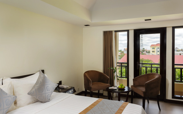 Treasure Oasis Hotel