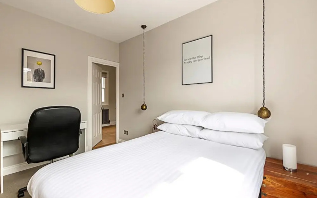 Rustic and Contemporary Haven in Brixton