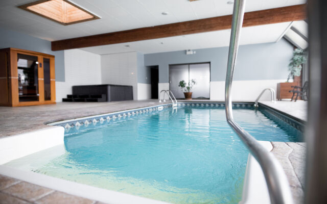 Rodeway Inn & Suites