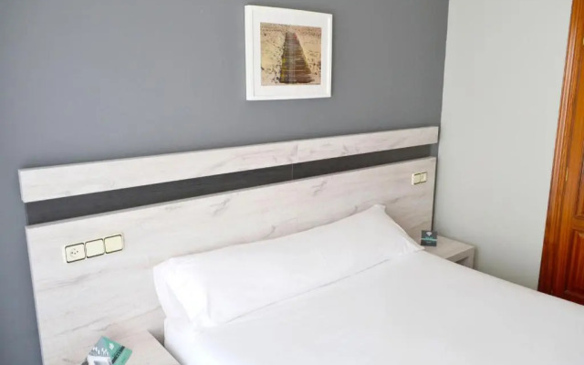Hostal Alda Puerta Coruña