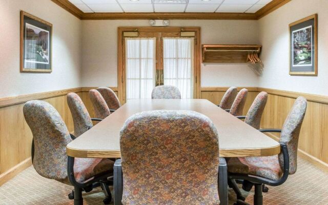 Quality Inn & Suites Monroe