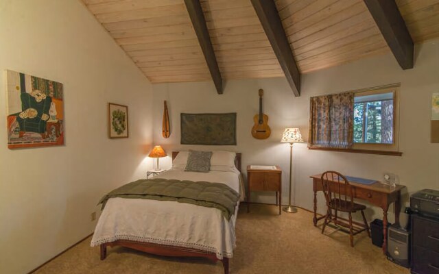 Reynold by RedAwning