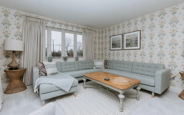 The Dragonfly - Central 2 Bedroom House