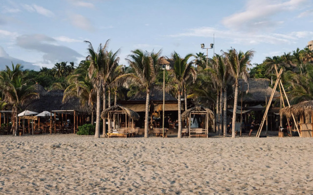 Selina Puerto Escondido