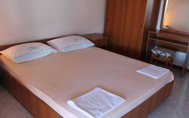 Spacious Apartment in Medulin with Covered Terrace