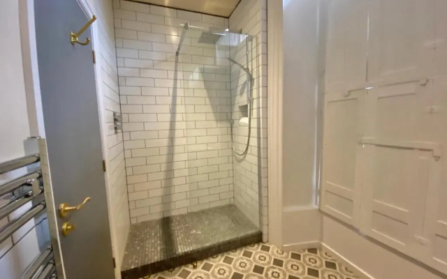The Deakin at Claremont Serviced Apartments