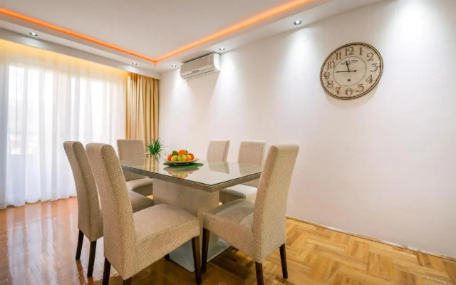 Apart House Danigo