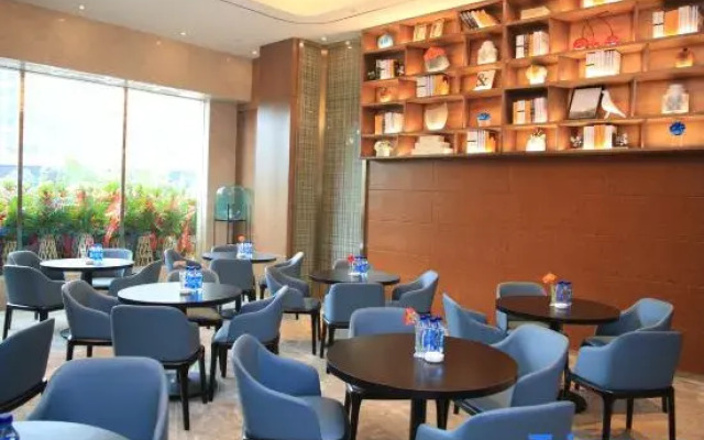 New Glory Holiday Inn