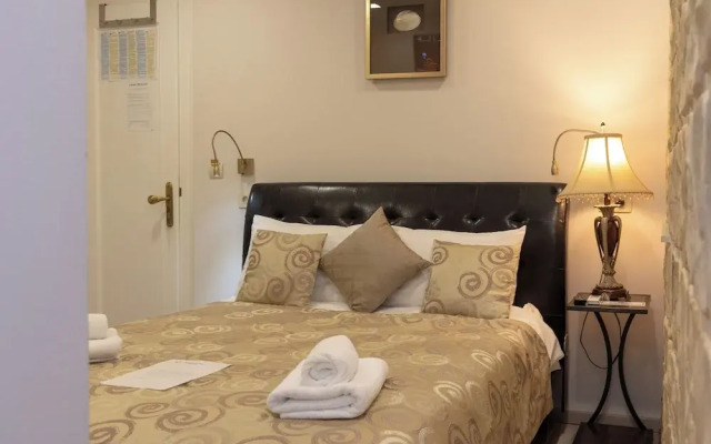 Queen Teuta Luxury Rooms Split